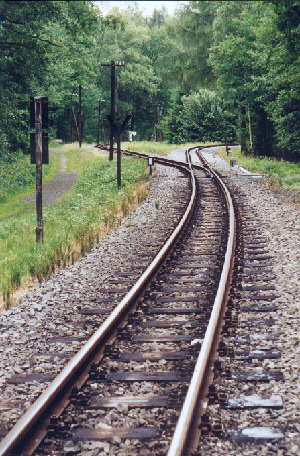 The arrival in Bertsdorf in direction of Oybin, on the right hand side is the track number 8, on the left hand side is track number 1