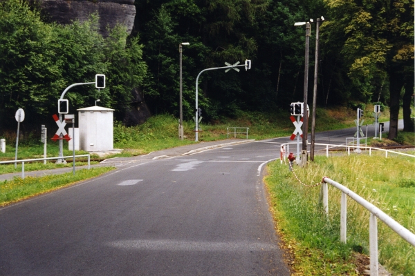 A last time the train crosses the road to Oybin